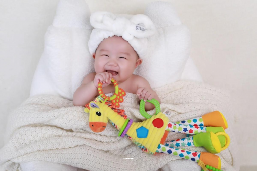 安吉1岁宝宝流鼻涕打喷嚏